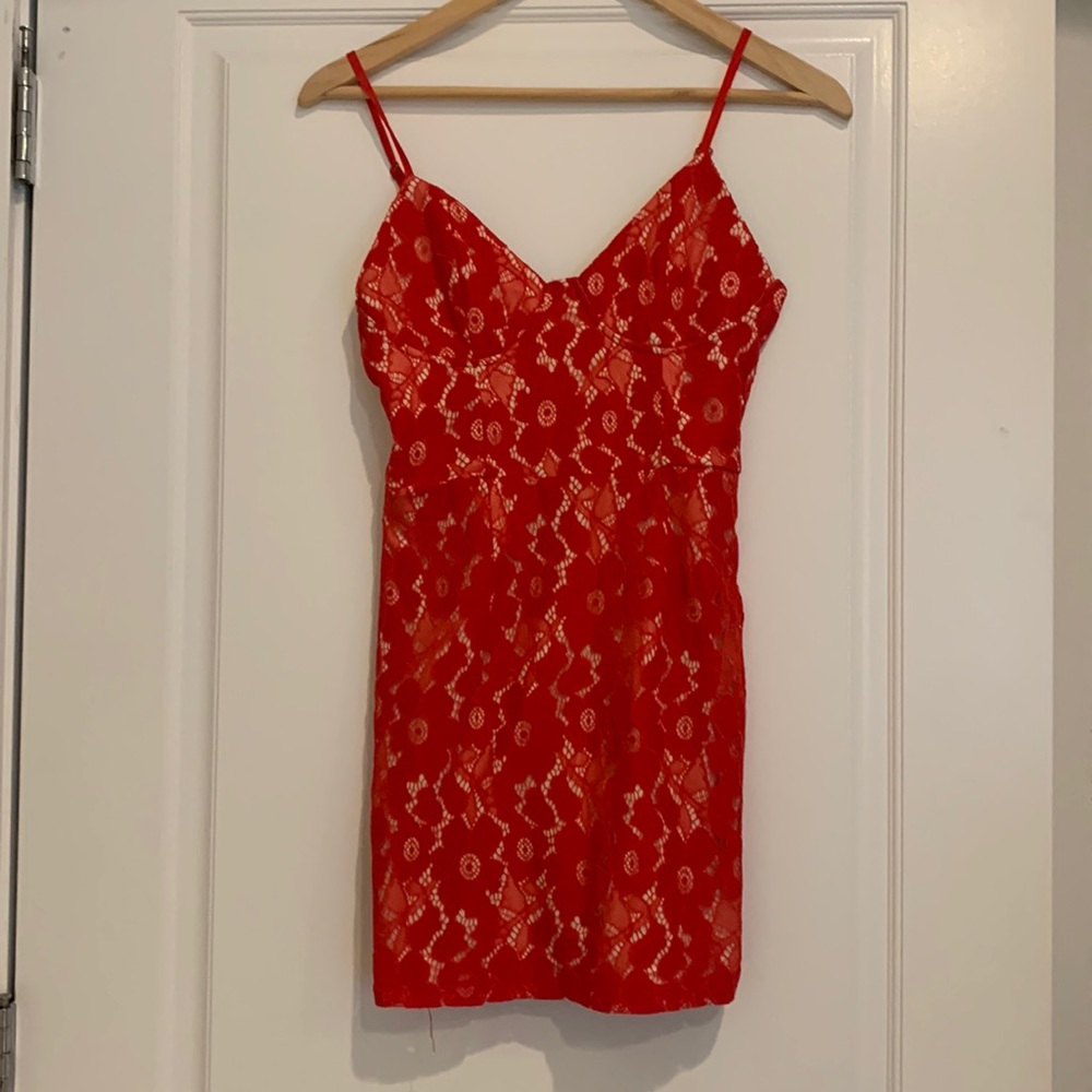 Super down size XS red lace dress